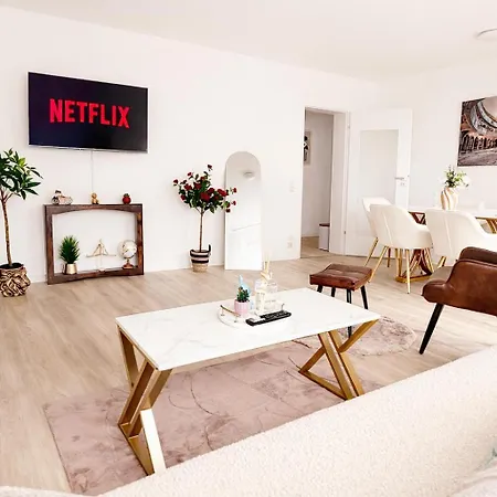 Apartamento Modernes Mit Grossem Balkon, Waschmaschine & Netflix *