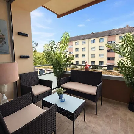 Modernes Mit Grossem Balkon, Waschmaschine & Netflix *