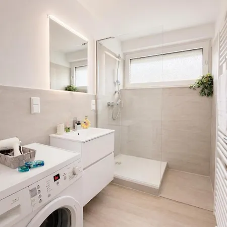 Апартаменты Modernes Mit Grossem Balkon, Waschmaschine & Netflix