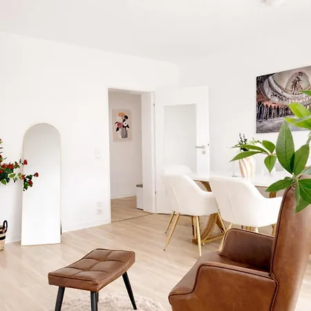 Modernes Mit Grossem Balkon, Waschmaschine & Netflix Seelze